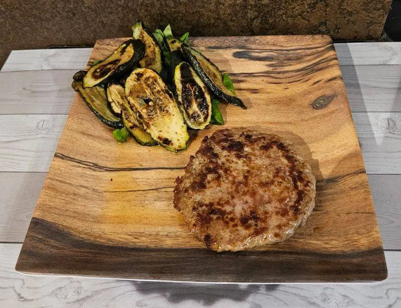 Hamburger di Marchigiana 200 Gr. con Contorno a Scelta