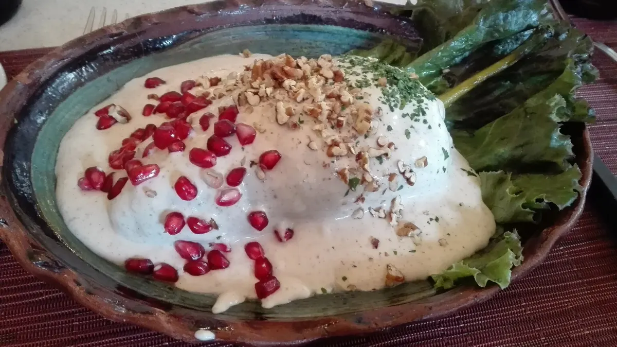 Chiles en nogada